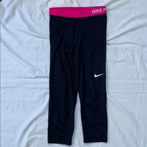Nike Pro Athletic Capri Length Leggings